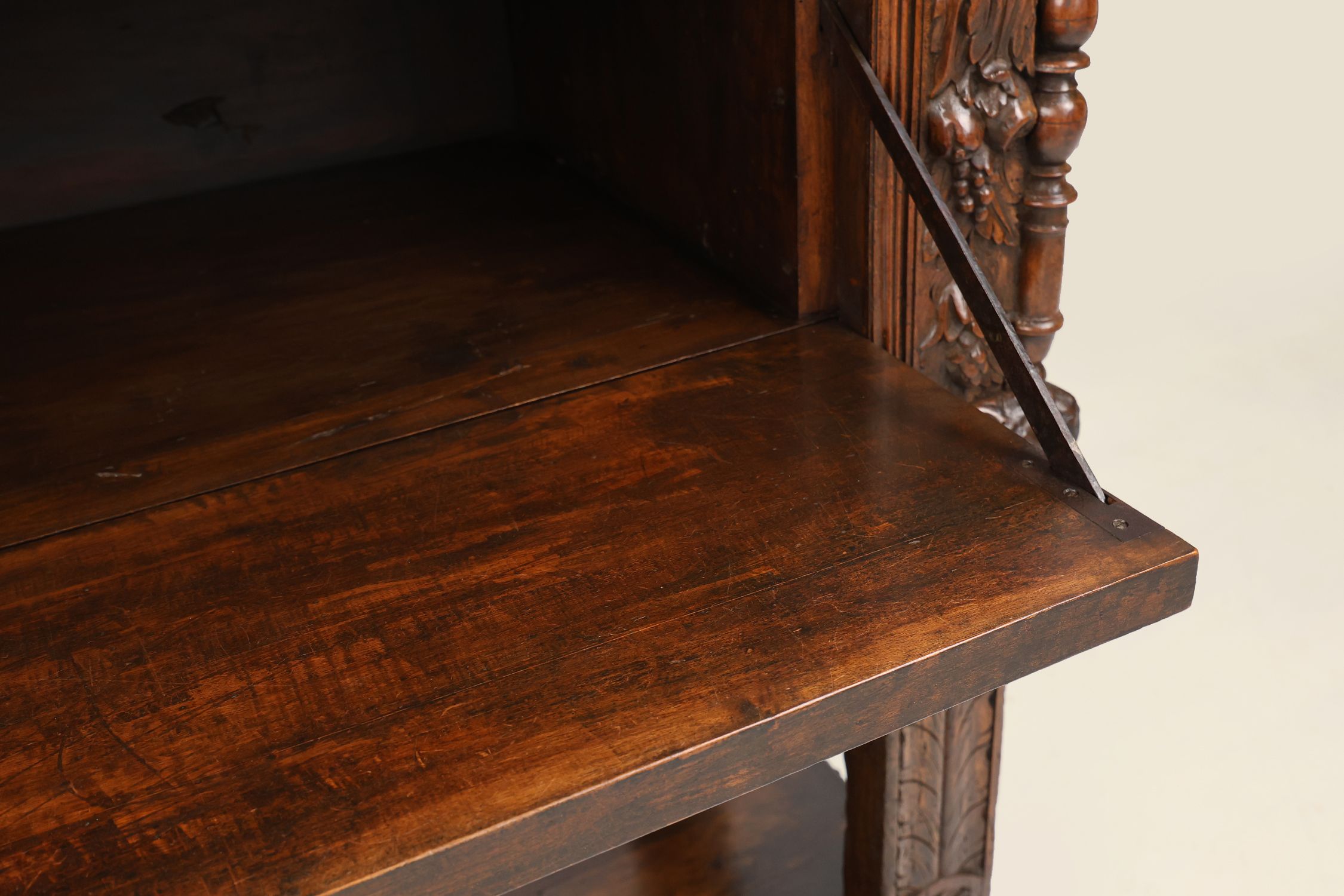 16th Century Italian Renaissance Cabinet in walnut with rich carvingsthumbnail